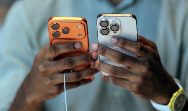 Apple прогнозирует праздничный бум продаж iPhone