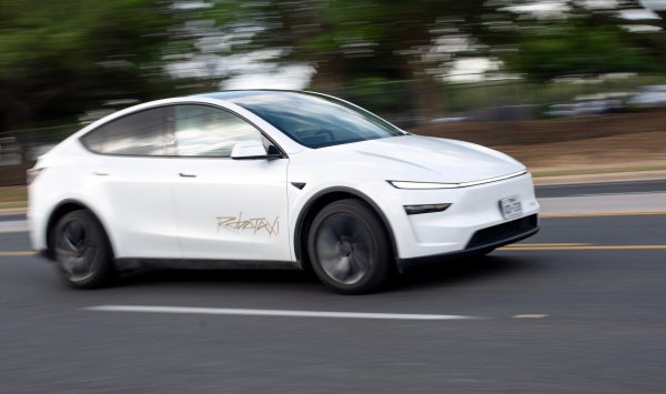 Tesla перестает расти, оставляя инвесторам только видение будущего искусственного интеллекта