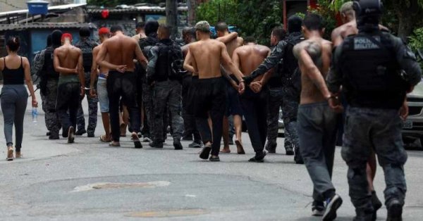 По меньшей мере 64 человека погибли в результате операции по контрабанде наркотиков в Рио-де-Жанейро