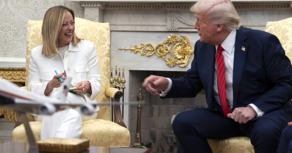 Трамп дотянулся до самого святого: итальянцы просят Мелони отменить пошлины на макароны