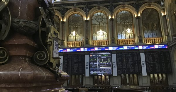 Инфляция в еврозоне останется около цели ЕЦБ