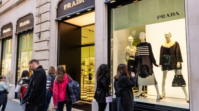Результаты Prada вселяют новые надежды на восстановление сектора роскоши