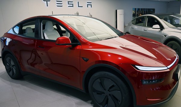 Дешевая Tesla Маска дешева неправильно