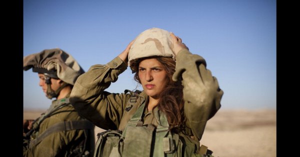 Греция вводит добровольную военную службу для женщин