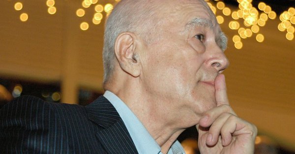 Витали Коротик, редактор -в -chief of ogogook, ушел -символ пересеченной