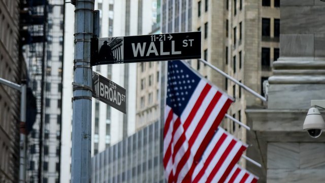 Индекс Доу-Джонса свел на нет прибыль после комментариев Пауэлла