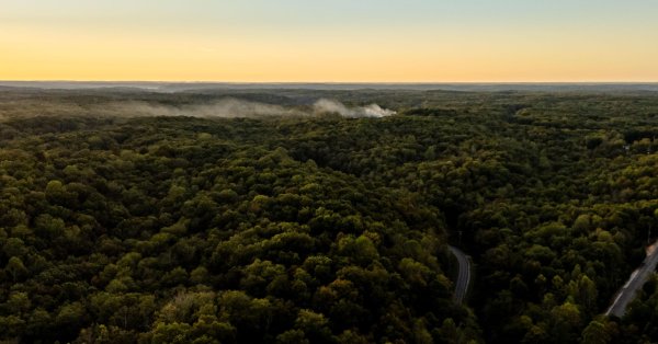 Обыскали 19 человек после взрыва на оружейном заводе в США