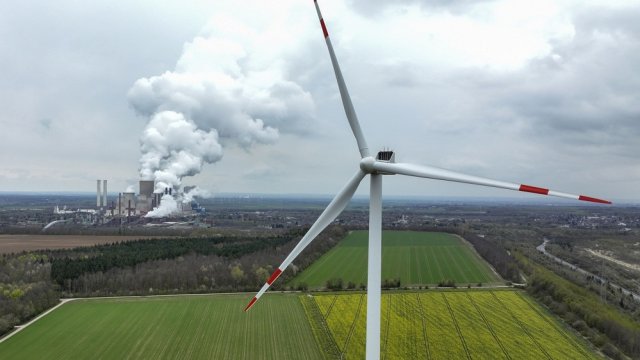 Ветровые и атомные электростанции бросают уголь из смеси ЕС ранней осенью