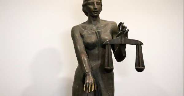 Обвинение предъявлено сотруднику «ГАИ»-Хасково и страховой компании