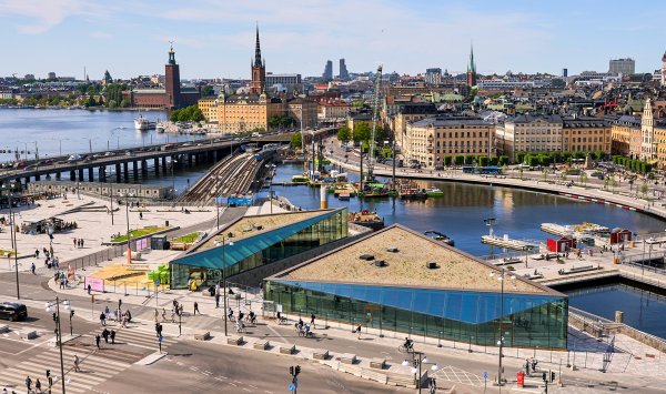 Гибридная война угрожает безналичному обществу Швеции