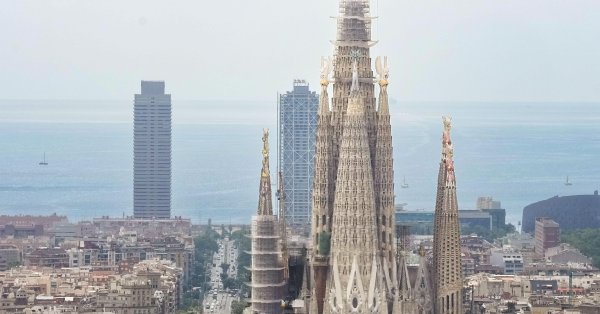 Саграда Фамилия в Барселоне стала самой высокой церковью в мире