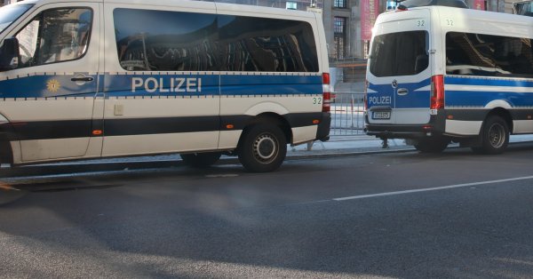 Сильные взрывы и выстрелы в Мюнхене, сгоревший дом