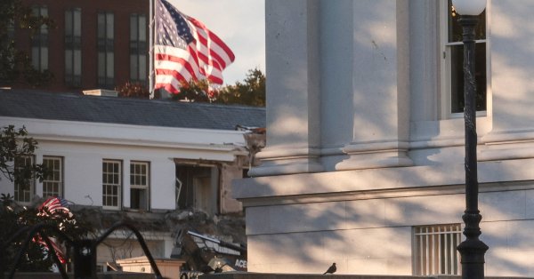 Делаем Белый дом снова великим: спонсоры оплачивают счет за новый бальный зал