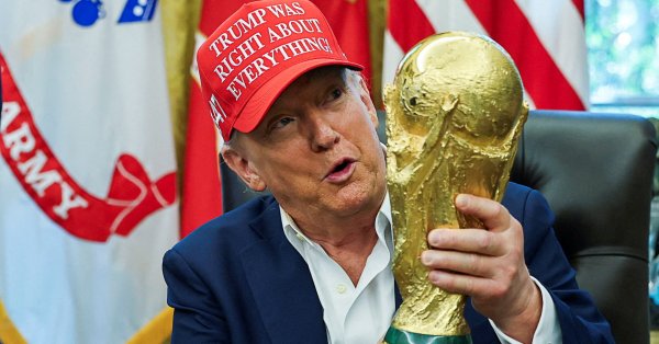 Трамп пригрозил лишить Бостон права на игры чемпионата мира в следующем году