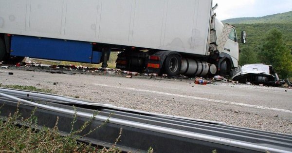 Женщина была убита в сильной аварии в ущелье Кресны