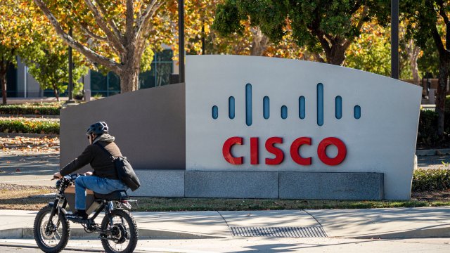 Cisco пытается бросить вызов доминированию Broadcom в подключении центров обработки данных