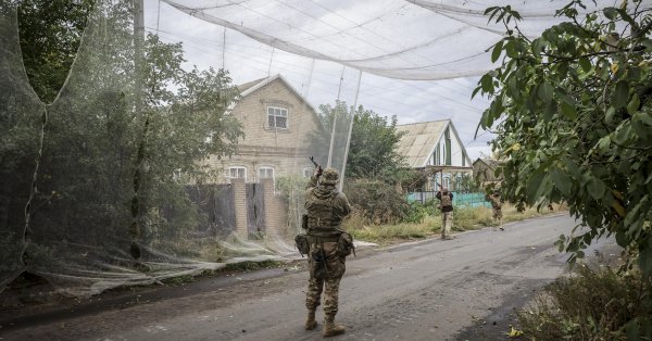 Российский солдат, намеренно взорванный дроном Путина, пытался сдаться в плен