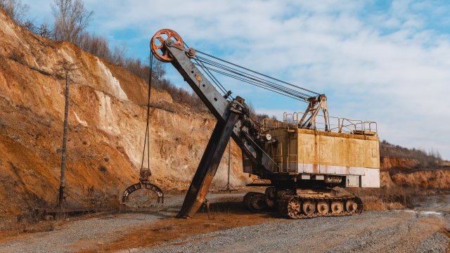 Автомобильные компании спешат заполучить редкоземельные металлы