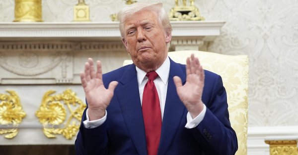 Трамп с рекордом — лимит в 7500 беженцев, в основном белых южноафриканцев