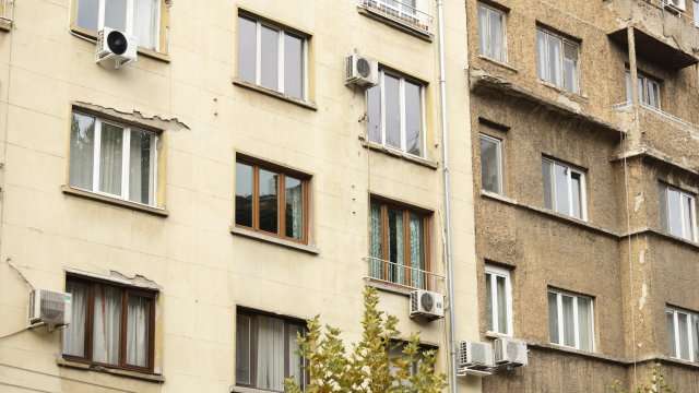 Двухкомнатные квартиры в столице за пределами центра: 2000-2300 евро за квадратный метр летом