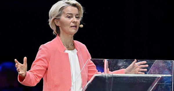 Европейский парламент обсуждает два голоса недоверия к ЕС