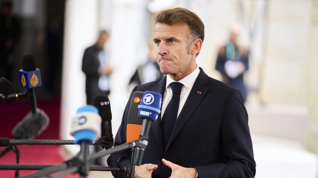 Почему кризис Макрона ослабляет Европу?