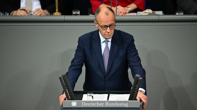 Неповиновение немецкой коалиции угрожает программе реформ Мерца