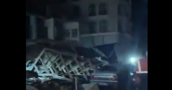 Разрушенные дома после мощного землетрясения в Турции, оно ощущалось и в нашей стране ВИДЕО