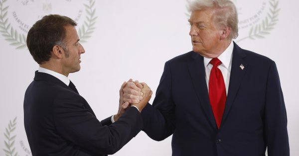 Трамп и Макрон снова вышли на Канадскую борьбу, рукопожатие 26 секунд видео