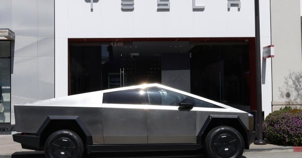 Девушка сгорела заживо в киберзапах: пылающие аккумуляторные блоки разблокируют двери