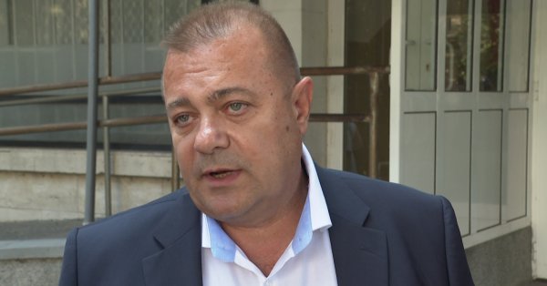 Два преступно, проявленные мужчины были задержаны в «олене» с большой суммой денег