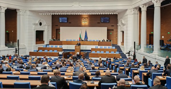 Девять министров появятся на парламентском контроле