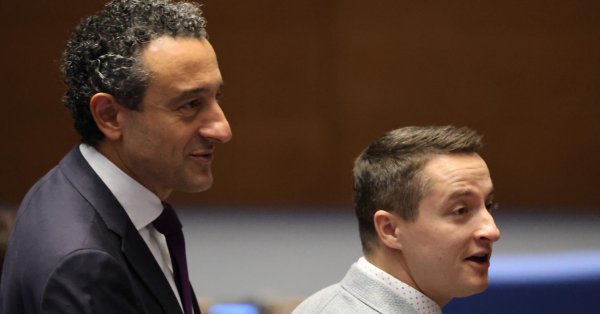 Проект: Каждый месяц депутаты проходят полевой тест на наркотики.