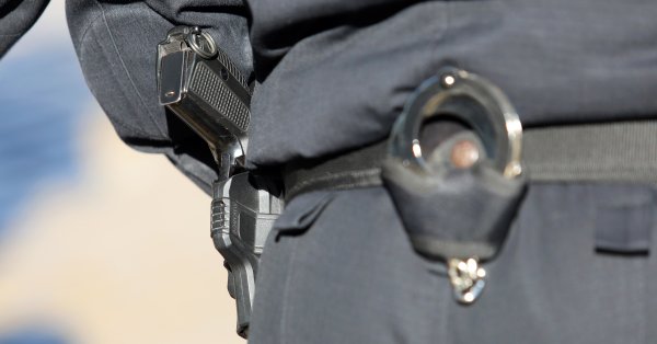 Преступно проявил мачете в столичном торговом центре, его арестовали