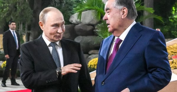 Визит Путина в Таджикистан: Почему Россия смотрит на своего немого соседа? Видео