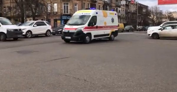 В турецком городе Гебзе обрушился семиэтажный жилой дом