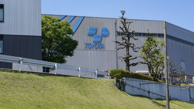 Инвесторы призвали Toyota быть более прозрачной в отношении выкупа Toyota Industries.