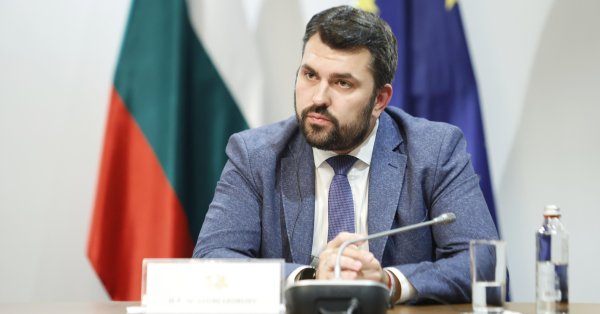 Глава МИД: Болгария поддерживает предложенные новые санкции против России