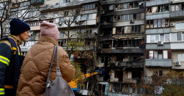 Неожиданное убежище: Крикет развлекает украинских детей во время терактов