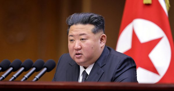 Ким Чен un undRud: проверить женщин на «не -социалистские грудные имплантаты»