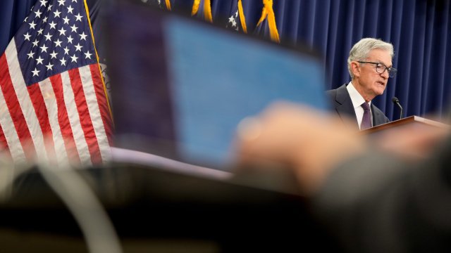 Пауэлл поддерживает снижение ставок в 2025 году, но будущее после этого неясно