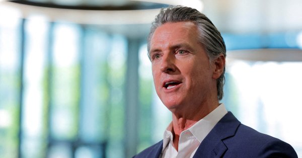 Губернатор Калифорнии рассматривает возможность баллотироваться на пост президента