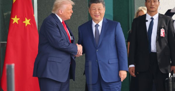 Дональд Трамп и Си Цзиньпин разговаривали 1 час 40 минут, о чём не сказали