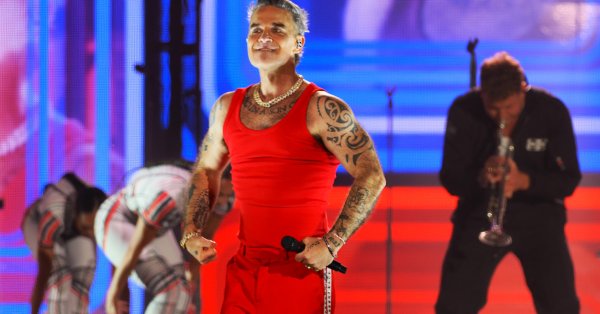 Отменить концерт Робби Уильямс в Стамбуле, Билл Сионист