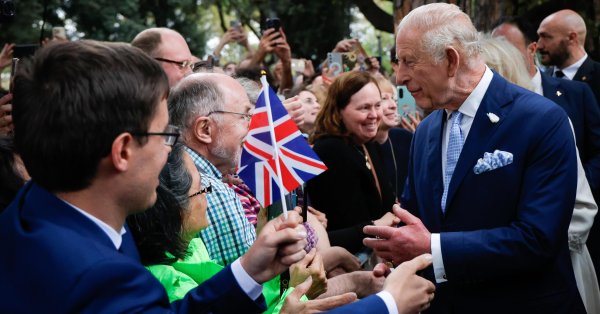 Короля Карла III освистали за принца Эндрю