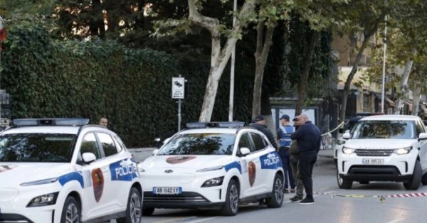 Албанский судья гремел во время заседания в зале