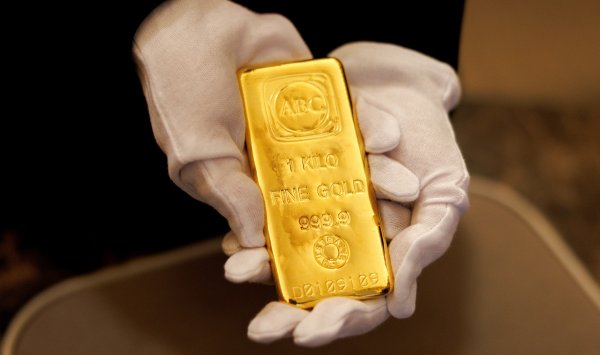 Золотой бум делает торговцев драгметаллом более востребованными и более высокооплачиваемыми.