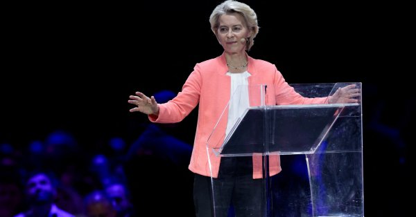 Критика Урсулы продолжается, столкнувшись с двумя голосами недоверия