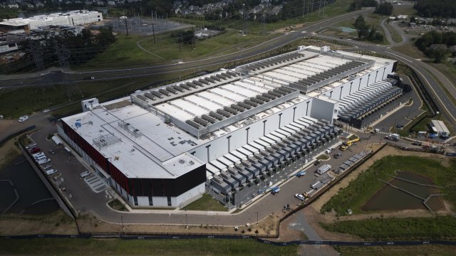 Мегапроекты искусственного интеллекта вызывают тревогу в некоторых самых засушливых регионах Европы