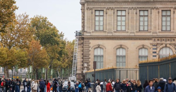 Два человека арестованы за ограбление Лувра